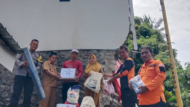 Pemprov Sulsel Salurkan Bantuan untuk Korban Longsor di Parepare