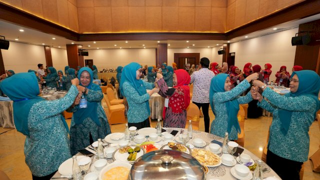 TP PKK menggelar kegiatan Peningkatan Kapasitas (Capacity Building) Pengurus yang melibatkan seluruh pengurus provinsi. 