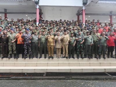 Jelang Pergantian Tahun, Gubernur Sulsel Pimpin Apel Kesiapsiagaan dan Lepas Rombongan Pemudik Gratis