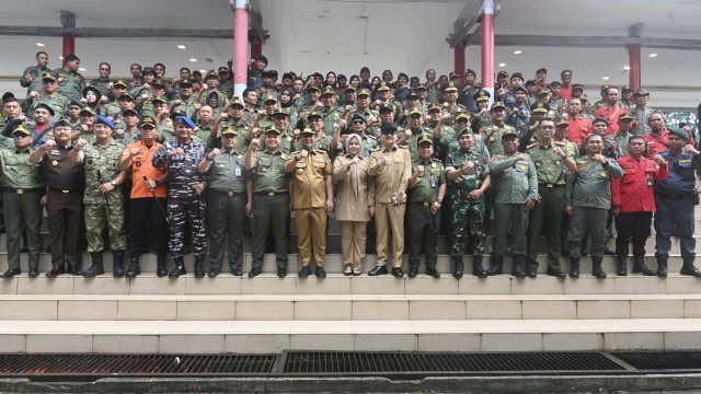 Jelang Pergantian Tahun, Gubernur Sulsel Pimpin Apel Kesiapsiagaan dan Lepas Rombongan Pemudik Gratis