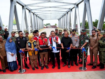 Gubernur Sulsel Resmikan Jembatan Sungai Malake, Akses Warga Sidrap-Wajo Kini Lebih Cepat dan Aman