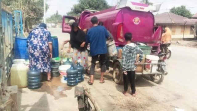 Bantuan Air dari Gubernur Sulsel tiba di Aceh Tamiang