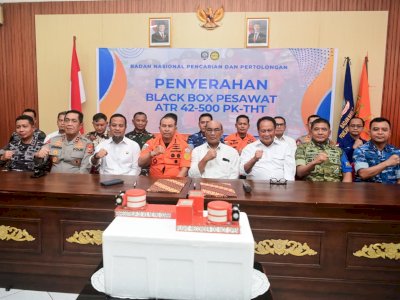 Gubernur Sulsel Saksikan Penyerahan Black Box Pesawat ATR 42-500 PK-THT
