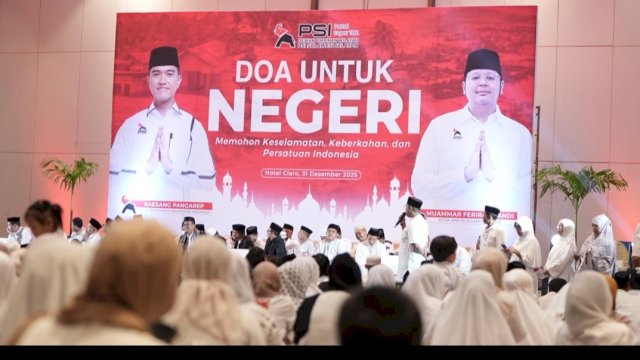Sambut Tahun 2026, PSI Sulsel Pilih Bersimpuh dan Berdoa Bareng Ribuan Warga