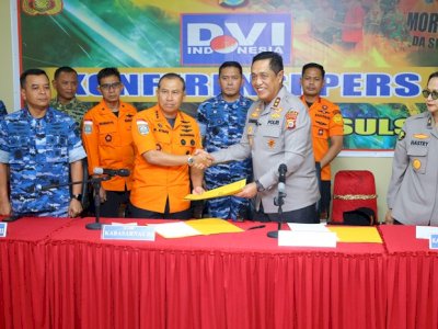 7 Kantong Jenazah Korban Pesawat ATR 42-500 Diserahkan ke Biddokkes Polda Sulsel