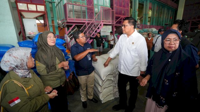 Satgas Sapu Bersih Tinjau Gudang Beras dan RPH di Gowa, Pastikan Stok dan Mutu Terjaga