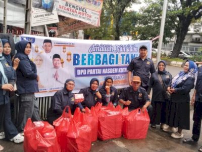 NasDem Makassar Berbagi Takjil di 15 Kecamatan, Cicu: Ramadan Bulan Penuh Berkah