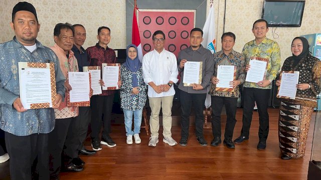 APPMBGI Perluas Jaringan Nasional Rivai Ras, Serahkan SK Kepengurusan DPD I dan DPD II