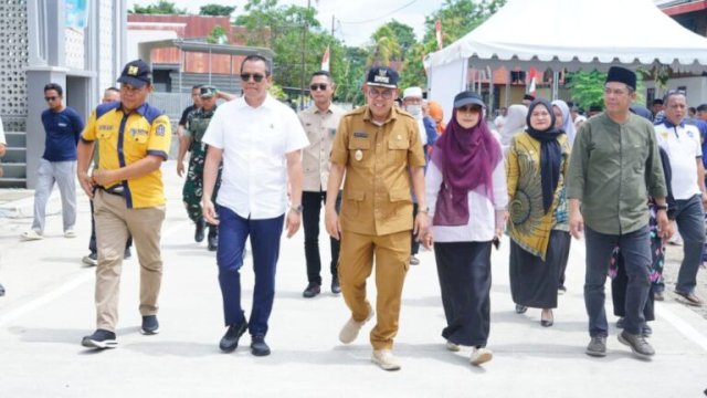 Sosok Faisal Ibrahim Viral di Bone, Bangun Jalan Beton Pakai Dana Pribadi