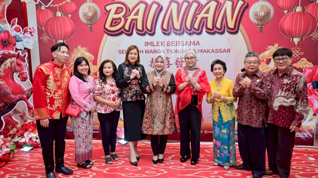 Wakil Gubernur Sulsel Fatmawati Rusdi foto list.