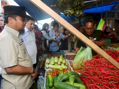 Sidak Pasar Bersama Forkopimda, Gubernur Sulsel: Harga Sembako Relatif Terkendali