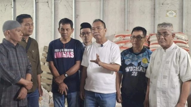 IKA Unhas Sudah Distribusi 21 Ton dari 100 Ton Beras untuk Warga