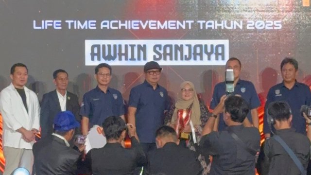 IMI Awards 2025 Sulsel Apresiasi Atlet Berprestasi, Pembalap Cilik 5 Tahun dan Almarhum Awhin Sanjaya Terima Penghargaan