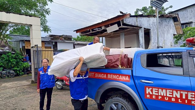 Banjir Landa Sejumlah Wilayah Makassar, Gubernur Sulsel Kerahkan Tim Tagana dan Dinsos