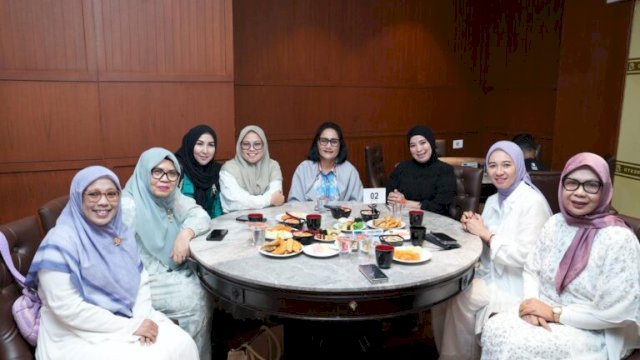 Berbagi Pengalaman Setelah Reses, Ketua&nbsp; KKP Sulsel&nbsp; Diskusi Bersama Anggota di Myko Hotel