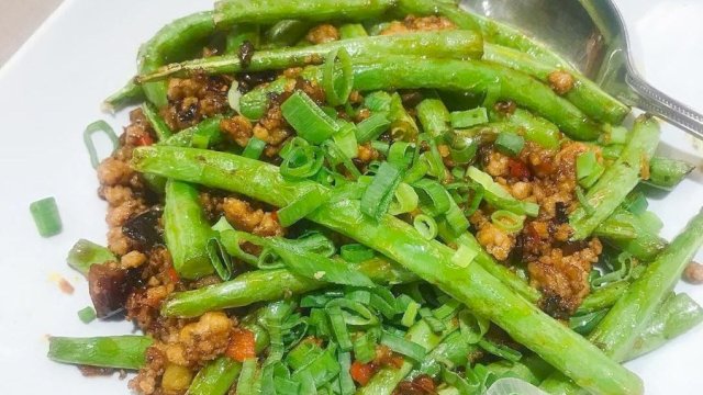 Malas Masak Pas Sahur? Cobain Resep Tumis Buncis Tahu yang Praktis & Padat Nutrisi.