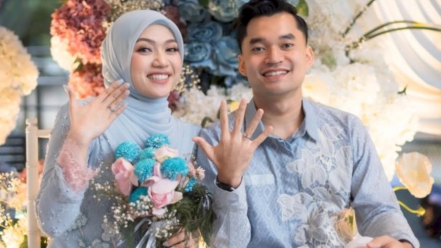 Selamat! Pebulu Tangkis Supercantik Indah Cahya Resmi Dilamar Leo Rolly