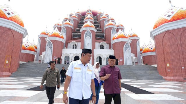 Perbaikan Masjid 99 Kubah Dilakukan Bertahap, DPRD Sulsel Tinjau Lapangan