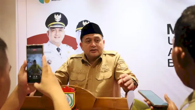 Munafri Arifuddin Walikota Makassar Foto list.