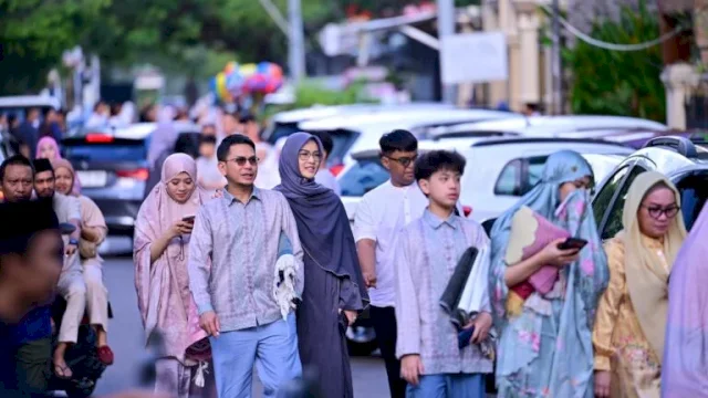 Ketua DPRD Sulsel Cicu Salat Id di Makassar, Titip Pesan Kembali ke Fitrah
