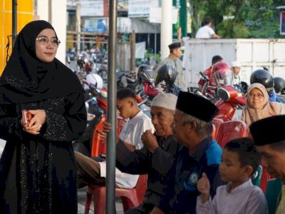 Ramadan Penuh Kebersamaan, Umiyati Pererat Silaturahmi dengan Warga dan Relawan