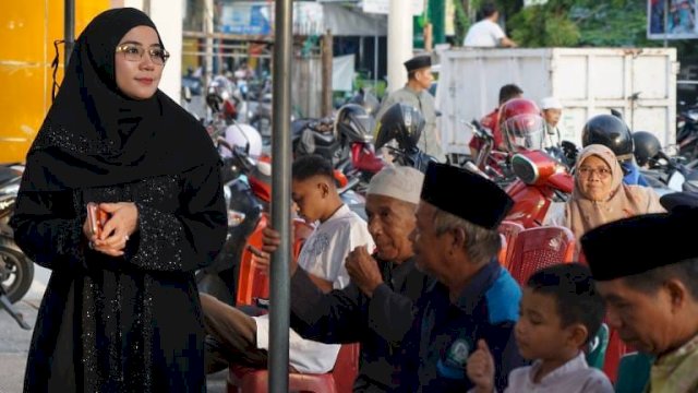 Ramadan Penuh Kebersamaan, Umiyati Pererat Silaturahmi dengan Warga dan Relawan