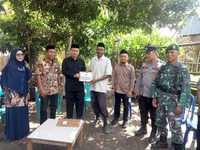 Gubernur Sulsel Salurkan Bantuan bagi 9 Rumah Korban Angin Puting Beliung di Takalar
