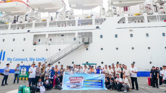 Gubernur Sulsel Lepas 500 Pemudik Program Mudik PLN dari Pelabuhan Soekarno-Hatta Makassar