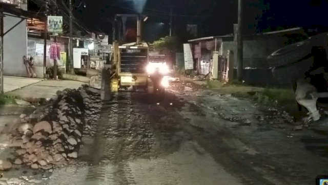 Gubernur Sulsel Pastikan Penanganan Darurat Jalan Rusak Moncongloe, Talud dan Aspal Disiapkan