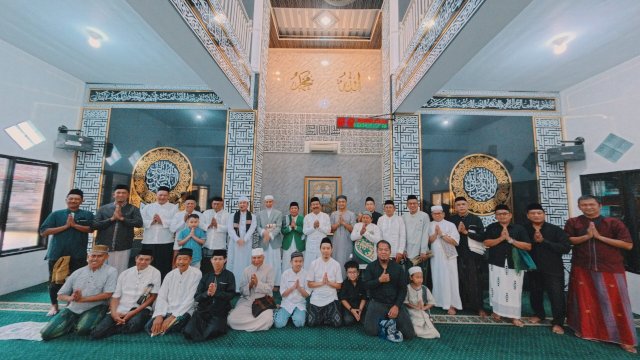 Jemaah Masjid Al Ikhlas Prima Griya Foto list.