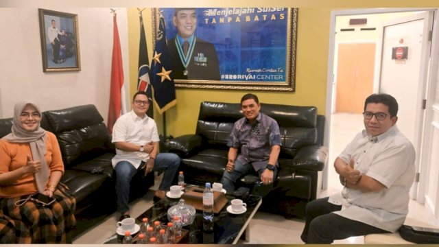 Abdul Rivai Ras Saat menerima Pengurus APPMBGI SULSEL Di Rumah Cerdas Foto list.