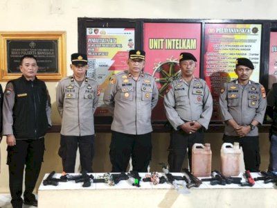 ​Patroli Skala Besar Polsek Manggala: Miras Ballo hingga Senjata Mainan Berhasil Diamankan