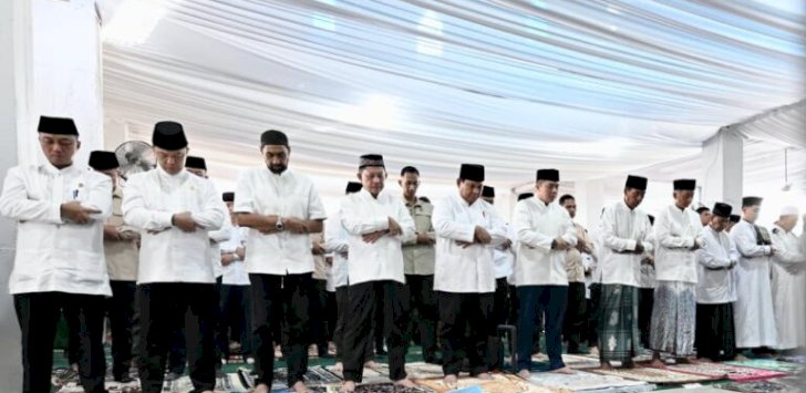 Presiden Prabowo Salat Idulfitri dan Halalbihalal dengan Jemaah Masjid Darussalam Aceh Tamiang