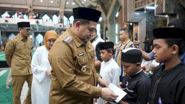 Ramadan Penuh Berkah, Wali Kota Munafri Berbagi Kebahagiaan Bersama Ribuan Anak Yatim