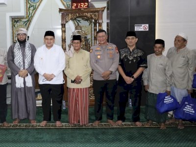 Tarawih Bersama Warga di Rappocini, Munafri Ajak Warga Wujudkan Impact Ful Government