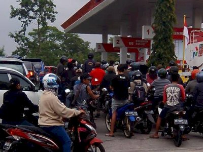Antrean di SPBU Meningkat, Pemprov Sulsel Tegaskan Stok BBM Aman dan Harga Tak Naik*