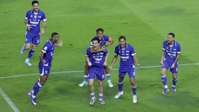 Maung Bandung Tak Terbendung! Hajar Persik 3-0, Persib Kian Nyaman di Puncak Klasemen