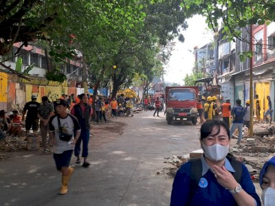Bongkar Mandiri Lapak di Kawasan SMKN 4 Bontoala, Pemkot Makassar Siapkan KUR untuk PKL Terdampak