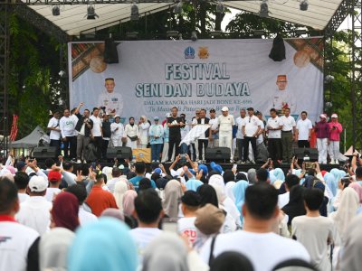 Semarak Hari Jadi Bone ke-696, Gubernur Sulsel Lepas Puluhan Ribu Warga Ramaikan Jalan Sehat Anti Mager