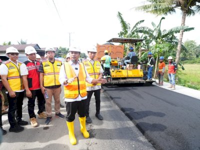 Gubernur Sulsel Tinjau Progres MYP Jalan di Pinrang-Enrekang, Pengerjaan Capai 57 Persen