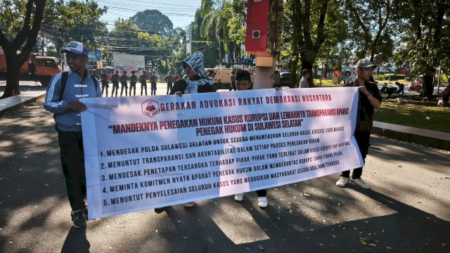 Massa Demo Mapolda Sulsel, Desak Taufan Pawe Diperiksa Terkait Korupsi DAK Rp 6,3 M