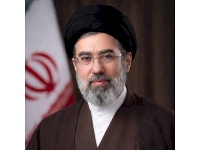 DARI QUM MENUJU KEBANGKITAN: SERUAN KEBENARAN DAN MANUSIA BESI&rdquo;Oleh : AbuAl-Faqir