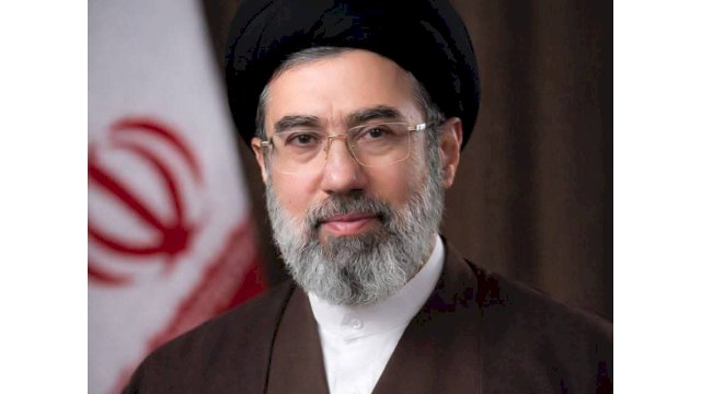 DARI QUM MENUJU KEBANGKITAN: SERUAN KEBENARAN DAN MANUSIA BESI&rdquo;Oleh : AbuAl-Faqir