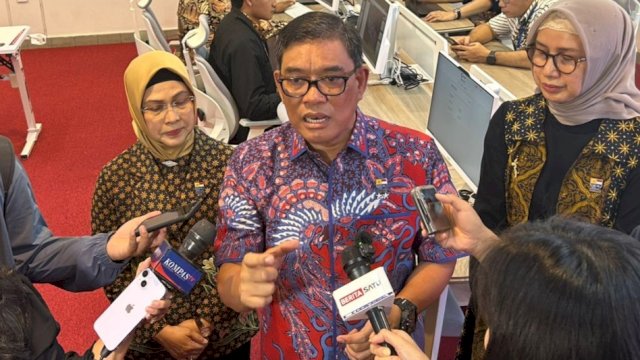 Ketua Umum DPP APPMBGI Abdul Rivai Ras Foto list.