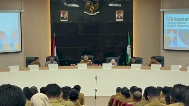 Munafri Arifuddin Perintahkan Camat-Lurah Tertibkan Baliho Kedaluwarsa