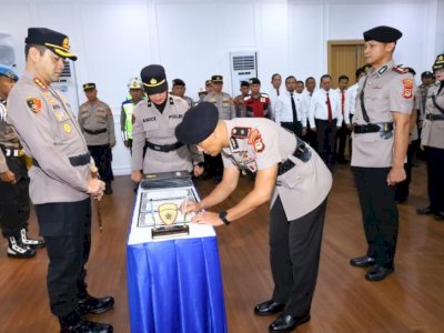 Kapolrestabes Makassar Pimpin Sertijab Sejumlah Pejabat Utama dan Kapolsek Jajaran