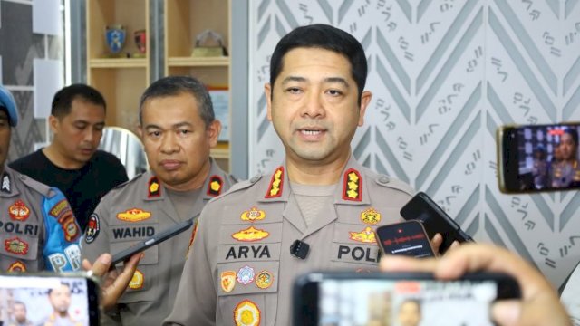 Aksi Amarah di Makassar Berujung Ricuh, Kapolrestabes Tegaskan Tak Ada TNI Diamankan