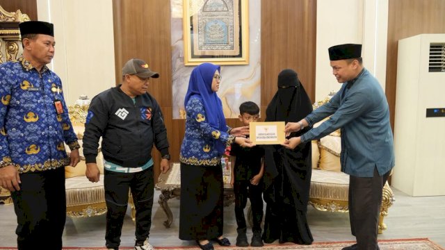 Wujud Kepedulian Gubernur Sulsel, Anak Korban Kapal Tenggelam di Pangkep Dapat Beasiswa SD hingga SMA