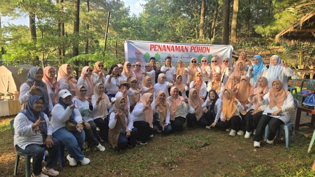 Peringati Hari Bumi 2026, DWP Sulsel Hijaukan Kawasan Ekowisata Bisoloro Gowa