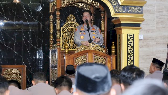 Kapolrestabes Makassar Gelar Safari Subuh di Masjid Nurul Huda Bitowa, Ajak Warga Jaga Kamtibmas